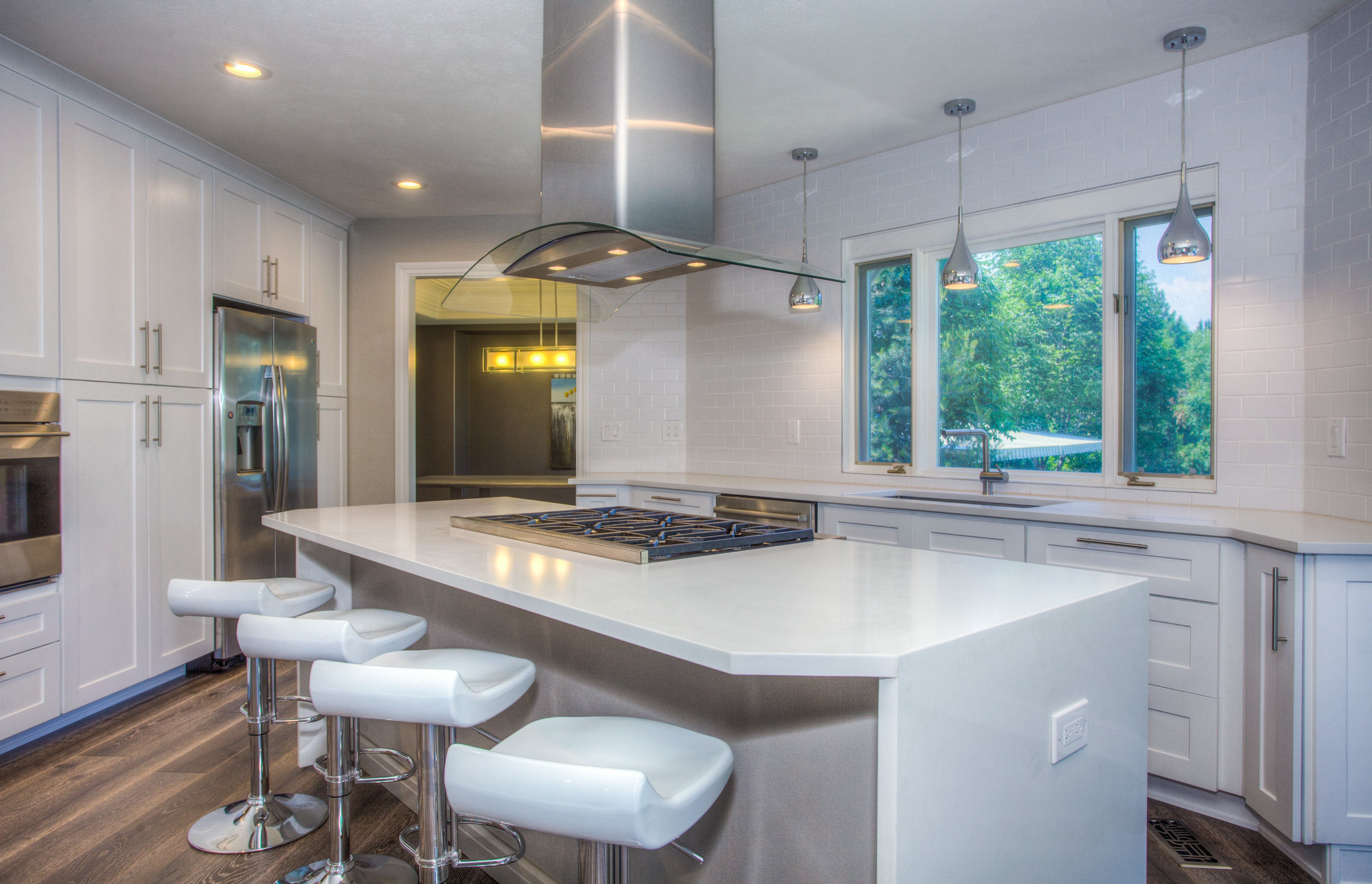 modern-white-tiled-kitchen.jpg